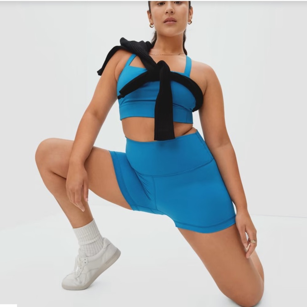 Everlane Women’s High Waist Perform Short Shorts